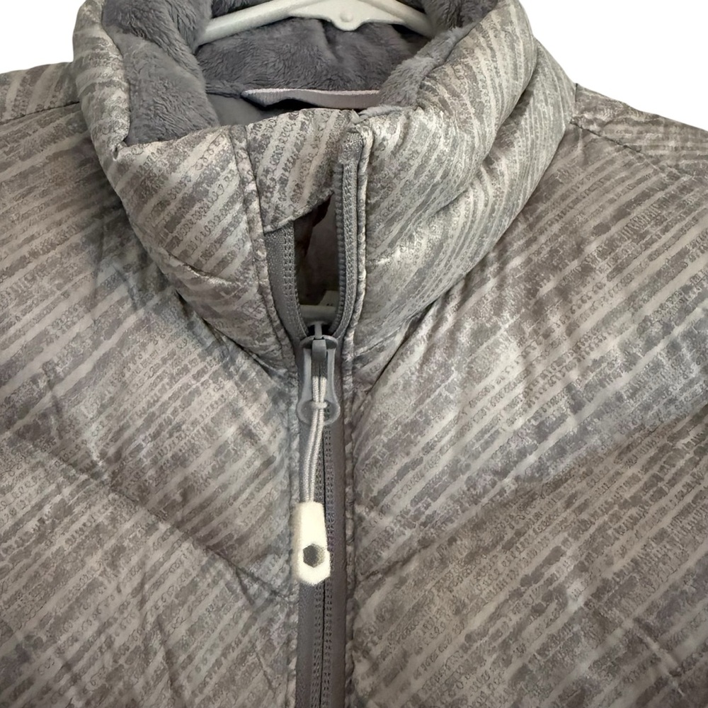 Mountain Hardwear Women's Gray Down Vest size medium - Picture 5 of 12